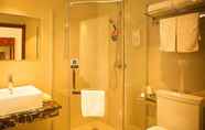 In-room Bathroom 6 Greentree Inn Nanchang Railway Station Luoyang Roa