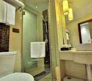 In-room Bathroom 2 Chongqing Minshan Hotel