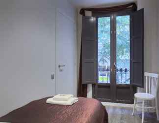 Bedroom 2 Ssa Sagrada Familia Apartments