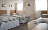 Kamar Tidur 6 Chaplins Hotel - Guest house