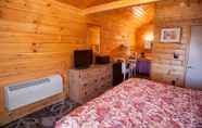 Kamar Tidur 5 Harold's Place Cabins & Inn