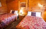 Kamar Tidur 2 Harold's Place Cabins & Inn