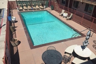 Swimming Pool Park Avenue Inn And Suites