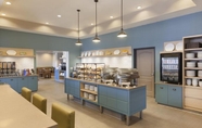 Restoran 4 Country Inn & Suites by Radisson, Bloomington at M