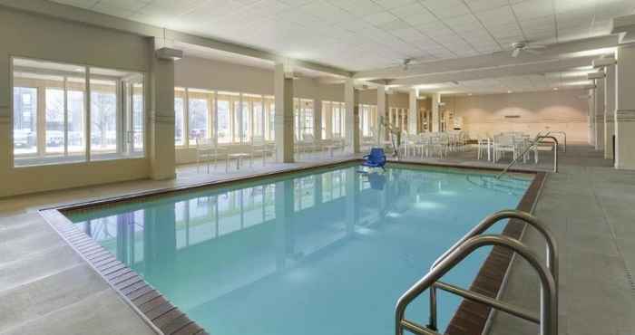 Kolam Renang Country Inn & Suites by Radisson, Bloomington at M