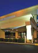 EXTERIOR_BUILDING La Quinta Inn Birmingham / Cahaba Park South