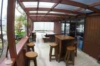 Bar, Kafe dan Lounge Turtlecove Hostel Accommodation