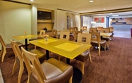 ร้านอาหาร 3 La Quinta Inn Columbus State University