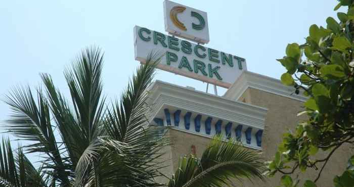 ภายนอกอาคาร Crescent Park Hotel