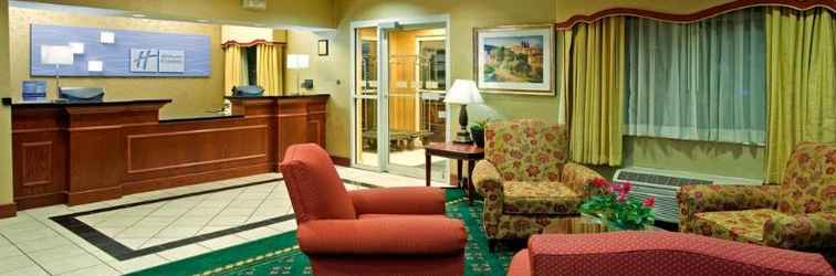 Lobby Holiday Inn Express Middletown