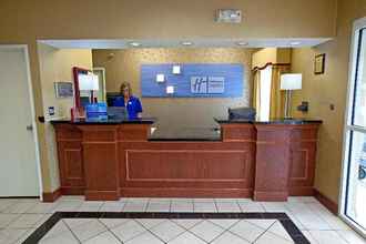 Lobby 4 Holiday Inn Express Middletown