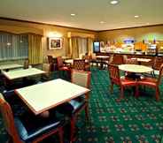 Restaurant 7 Holiday Inn Express Middletown