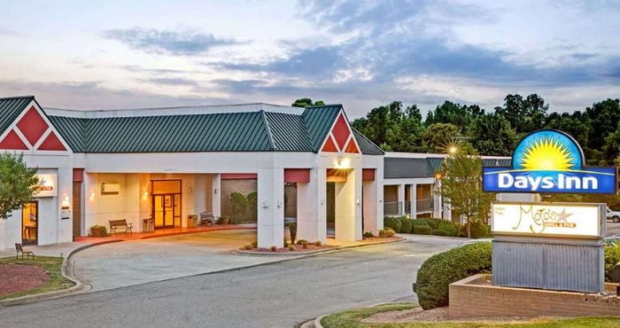 Exterior Days Inn by Wyndham Cornelius Lake Norman