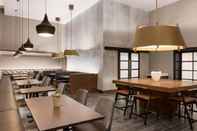 Bar, Cafe and Lounge DoubleTree by Hilton Columbus Dublin