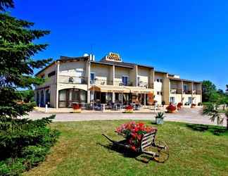 Exterior 2 Logis Hôtel le Tropicana