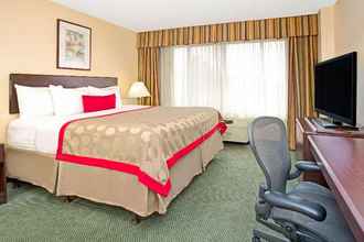 Bedroom 4 Ramada by Wyndham Englewood Hotel & Suites