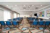 Functional Hall Holiday Inn Express & Suites Greenville