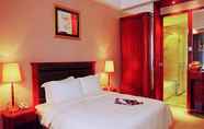 Bedroom 5 Metropolitan Hotel