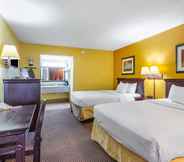 Bedroom 4 Days Inn by Wyndham Elk City