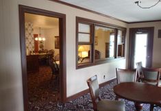 Others 3 Glass House Inn