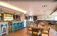 Bar, Kafe dan Lounge 4 Premier Inn Clacton On Sea Seafront