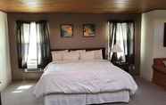 ห้องนอน 5 Pictured Rocks Inn & SuitesWebsiteDirections