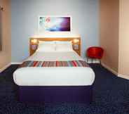 Bedroom 3 Travelodge Edinburgh Dreghorn