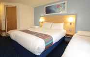 Bedroom 2 Travelodge Edinburgh Dreghorn