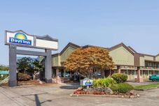 外観 Days Inn by Wyndham Eugene Downtown/University