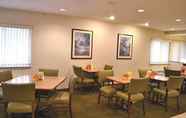 Restaurant 7 La Quinta Inn Pleasant Prairie