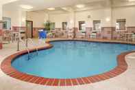 Swimming Pool Country Inn & Suites, Findlay