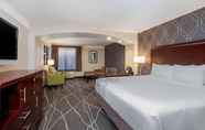Bedroom 5 La Quinta Inn & Suites Fresno Riverpark