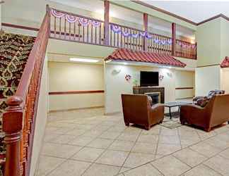 Lobby 2 Super 8 by Wyndham Forrest City AR