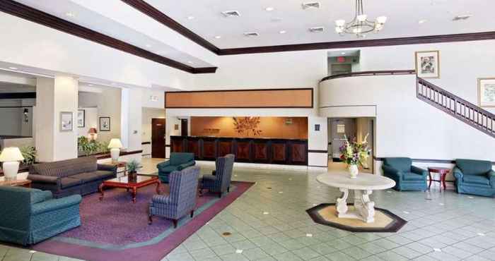 Lobby Clarion Inn & Suites Florence