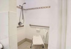 客室内バスルーム 7 Ramada by Wyndham Fort Lauderdale Arpt/Cruise Port