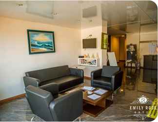 Lobi 2 Emily Rose Hotel