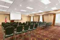 Dewan Majlis Country Inn & Suites Athens