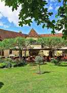 EXTERIOR_BUILDING Logis Hostellerie du Causse