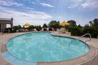 สระว่ายน้ำ Days Inn by Wyndham Absecon Atlantic City Area