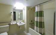 In-room Bathroom 4 Days Inn by Wyndham Absecon Atlantic City Area