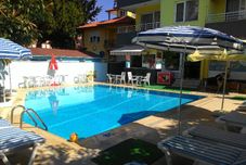 Kolam Renang Erciyes Hotel