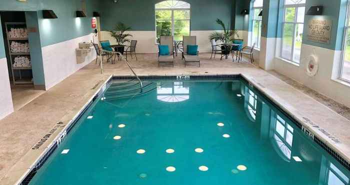 Kolam Renang Country Inn Suites By Radisson Harrisburg West Pa