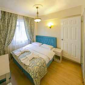 New Era 1, 에미뇌뉘 호텔