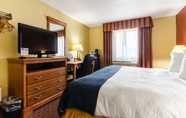 Bilik Tidur 5 Rodeway Inn & Suites Jacksonville Near Camp Lejeun