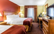 Bilik Tidur 6 Rodeway Inn & Suites Jacksonville Near Camp Lejeun