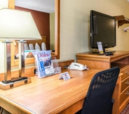 Bilik Tidur 2 Rodeway Inn & Suites Jacksonville Near Camp Lejeun