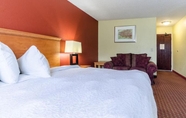 Bilik Tidur 3 Rodeway Inn & Suites Jacksonville Near Camp Lejeun