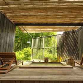 คินโนทาเกะ 1, โรงแรม & ที่พัก Ashigarako Michi Manyo Udon Main Store