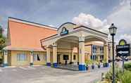 Exterior 2 Days Inn by Wyndham Jacksonville South