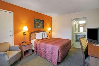 Kamar Tidur 4 Days Inn by Wyndham Jacksonville South